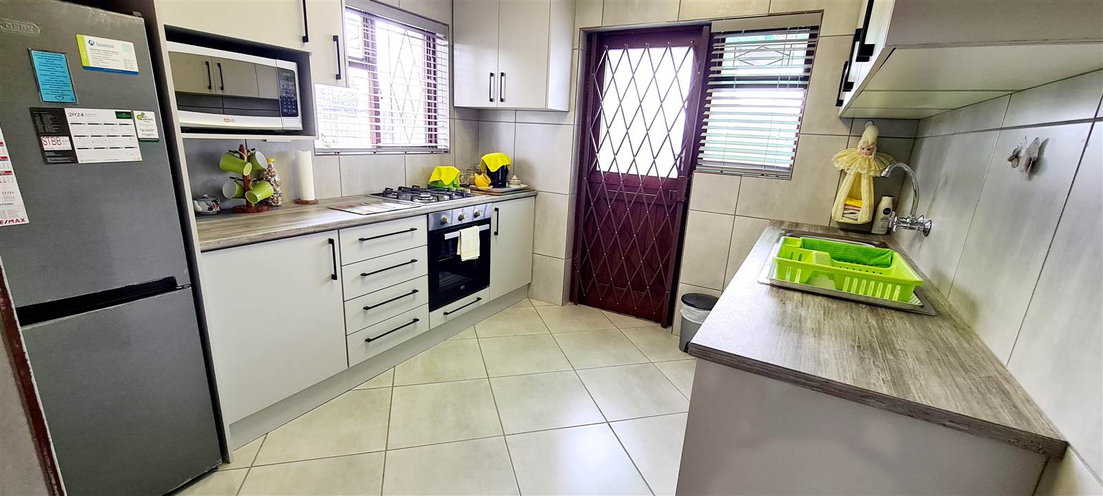 3 Bed House in Edgemead photo number 6