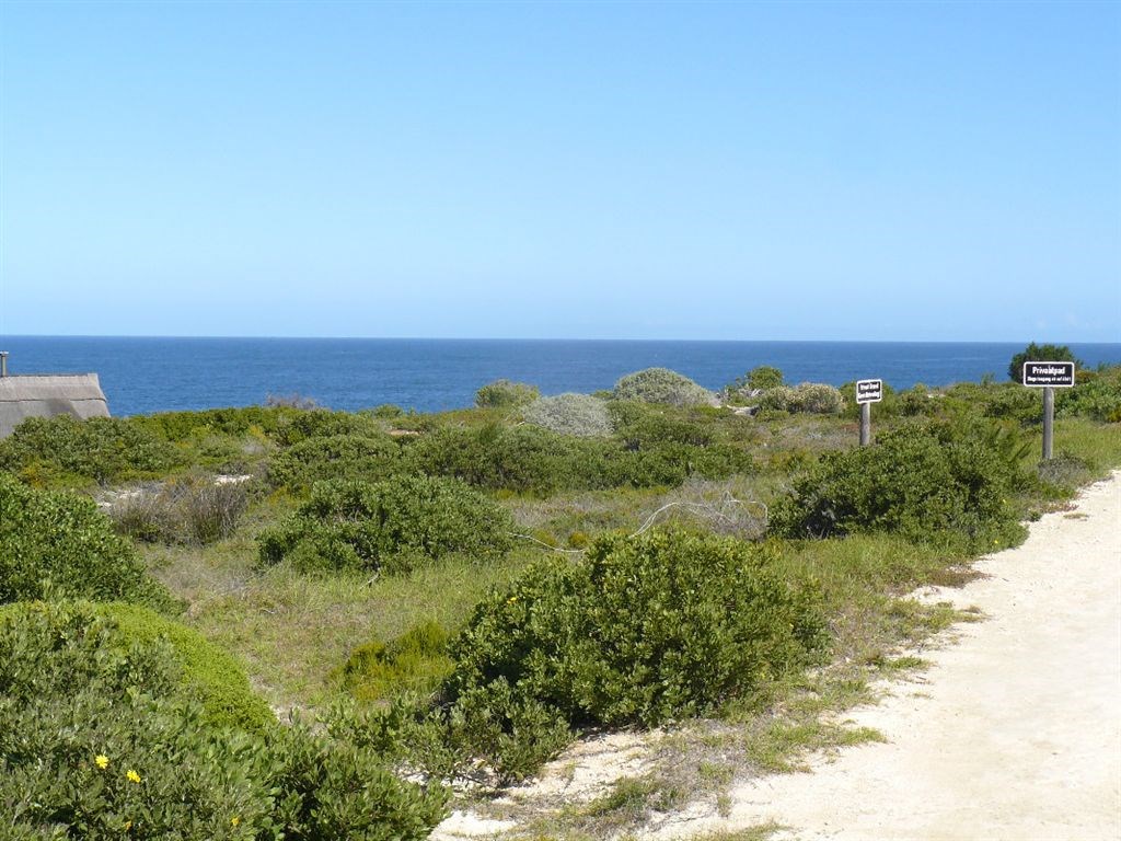 767 m² Land available in Stilbaai photo number 1