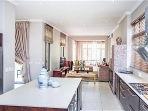 5 Bedroom House 5 Bedroom House