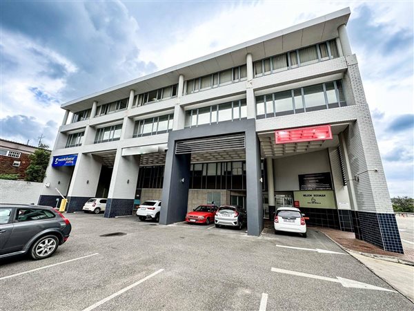 333  m² Commercial space