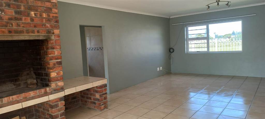 3 Bed House in Gansbaai and surrounds photo number 13