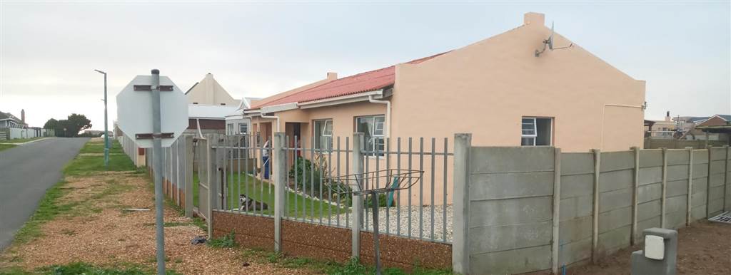 3 Bed House in Gansbaai and surrounds photo number 7