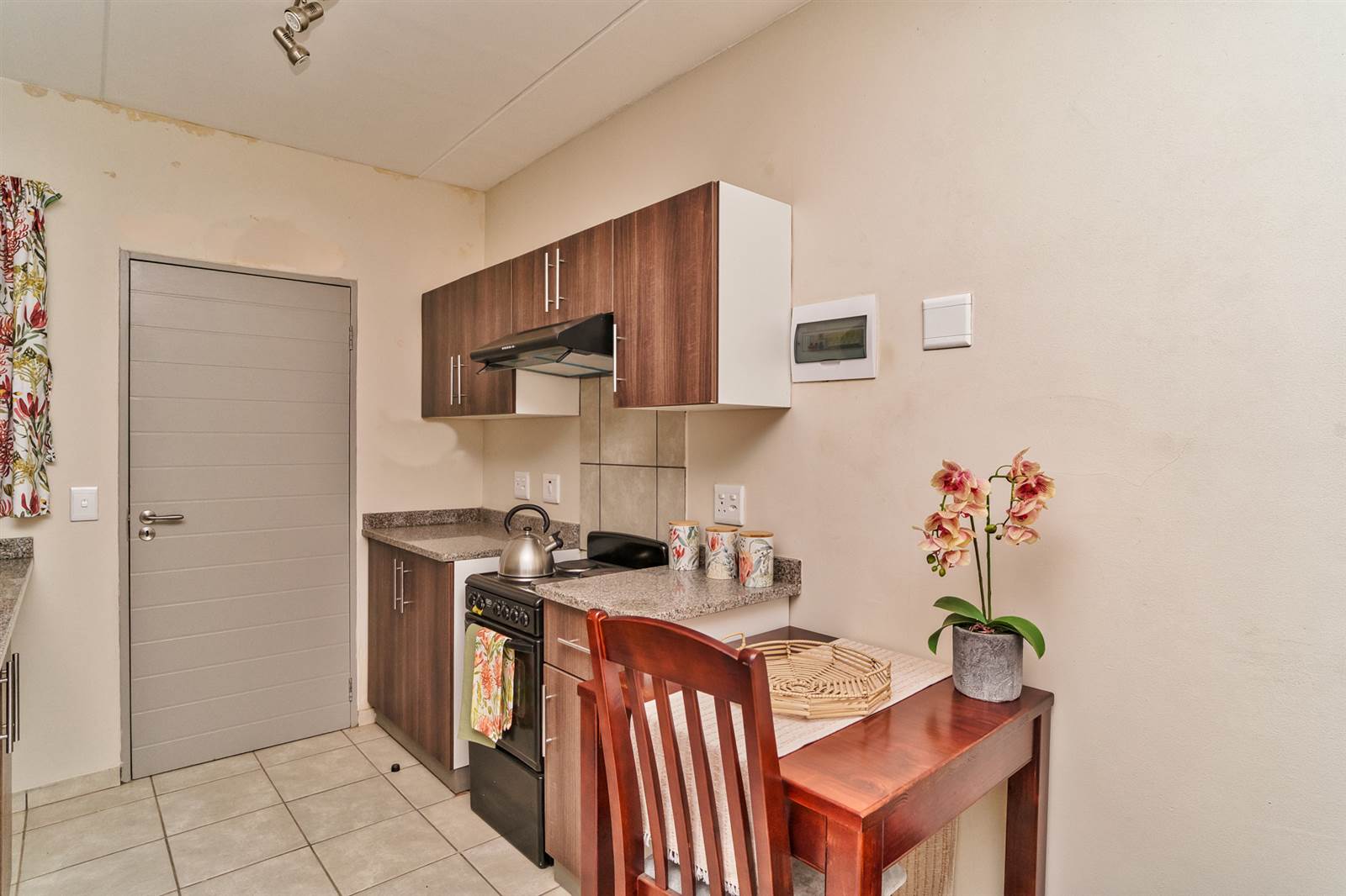 2 Bed Apartment in KwaMashu photo number 3