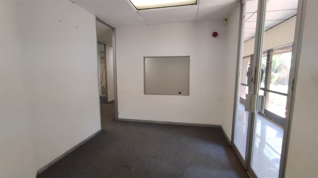 80.8  m² Commercial space in Bedfordview photo number 9