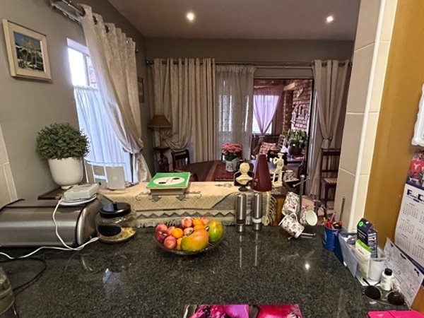 3 Bed Townhouse in Rooihuiskraal North