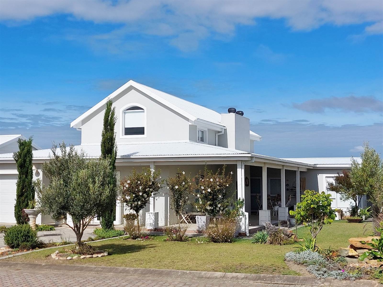 3 Bed House in Jeffreys Bay photo number 11