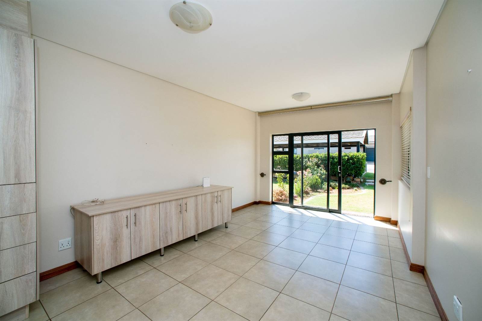 2 Bed House in Eastland Mature Lifestyle Estate photo number 5