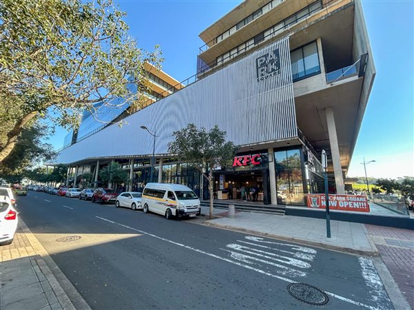 165  m² Retail Space