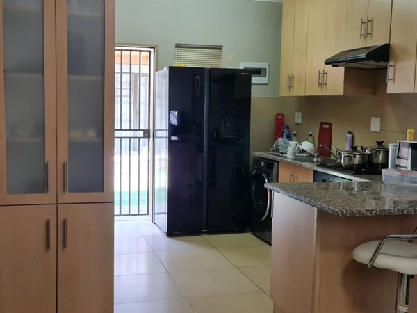 2 Bed Apartment in Bainsvlei
