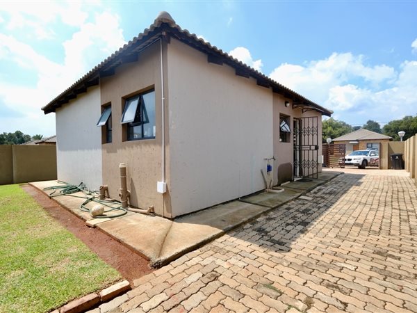 3 Bedroom House 3 Bedroom House