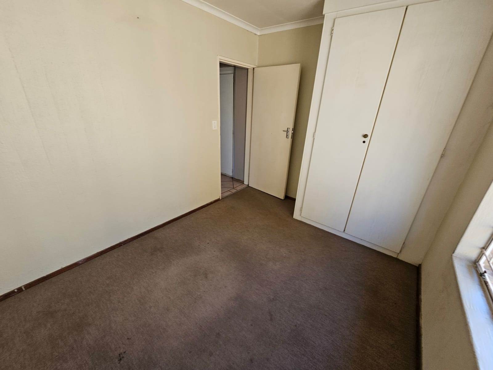 2 Bed Simplex in Highveld photo number 17