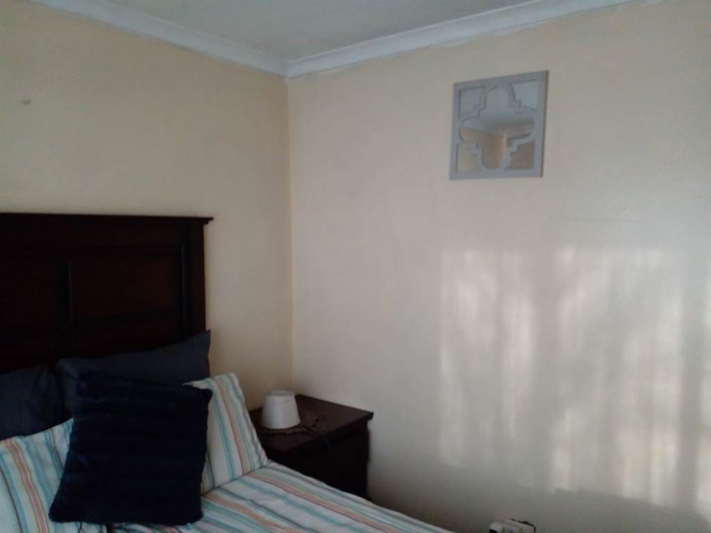 2 Bed House in Bohlokong photo number 10