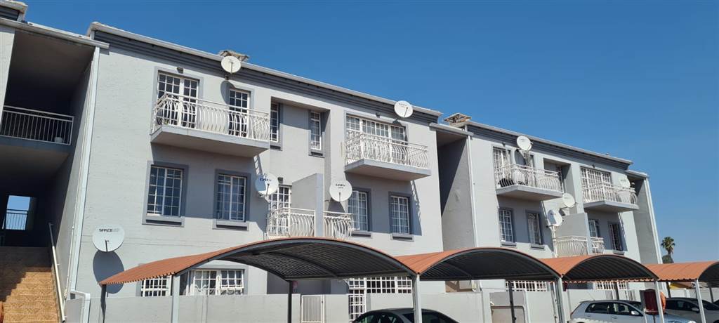 1 Bed Apartment in Brakpan North photo number 1