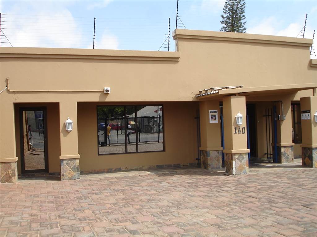 522  m² Commercial space in Rustenburg Central photo number 3