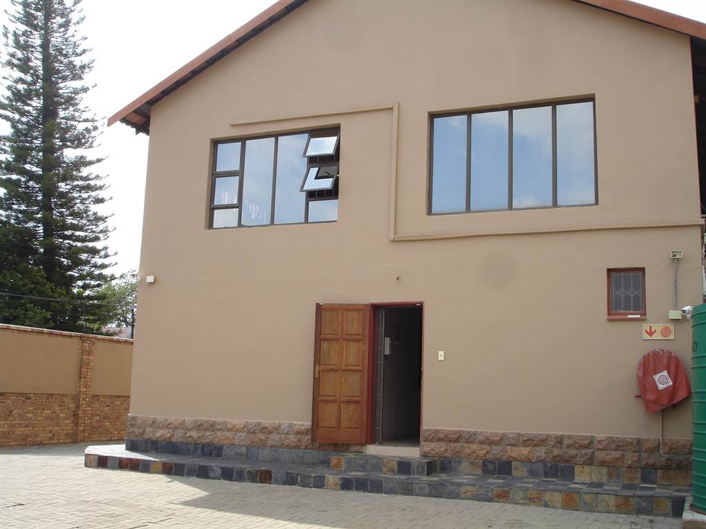 522  m² Commercial space in Rustenburg Central photo number 4