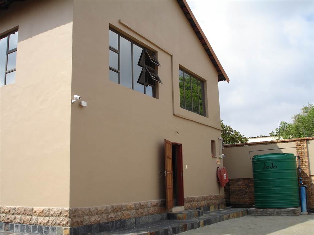 522  m² Commercial space in Rustenburg Central photo number 5