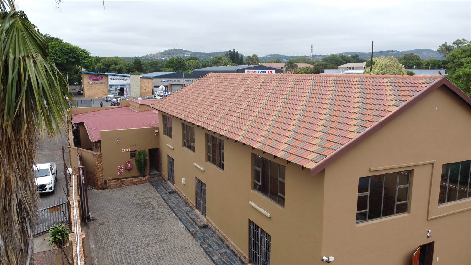 522  m² Commercial space in Rustenburg Central photo number 1
