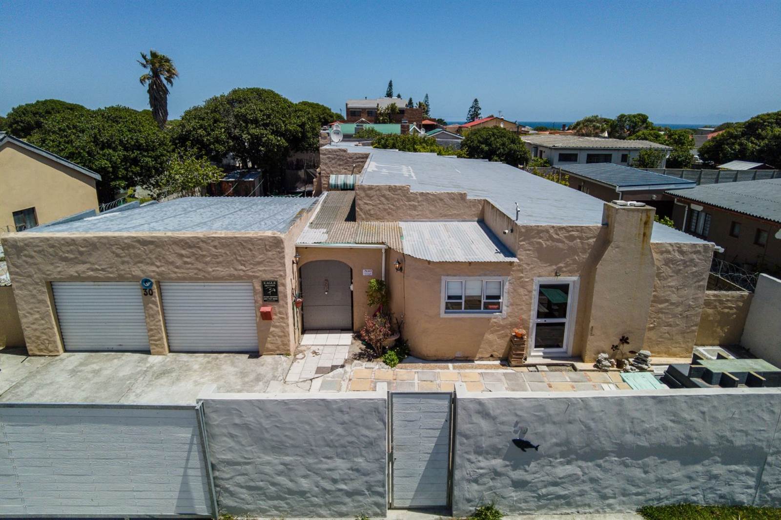 4 Bed House in Gansbaai and surrounds photo number 1