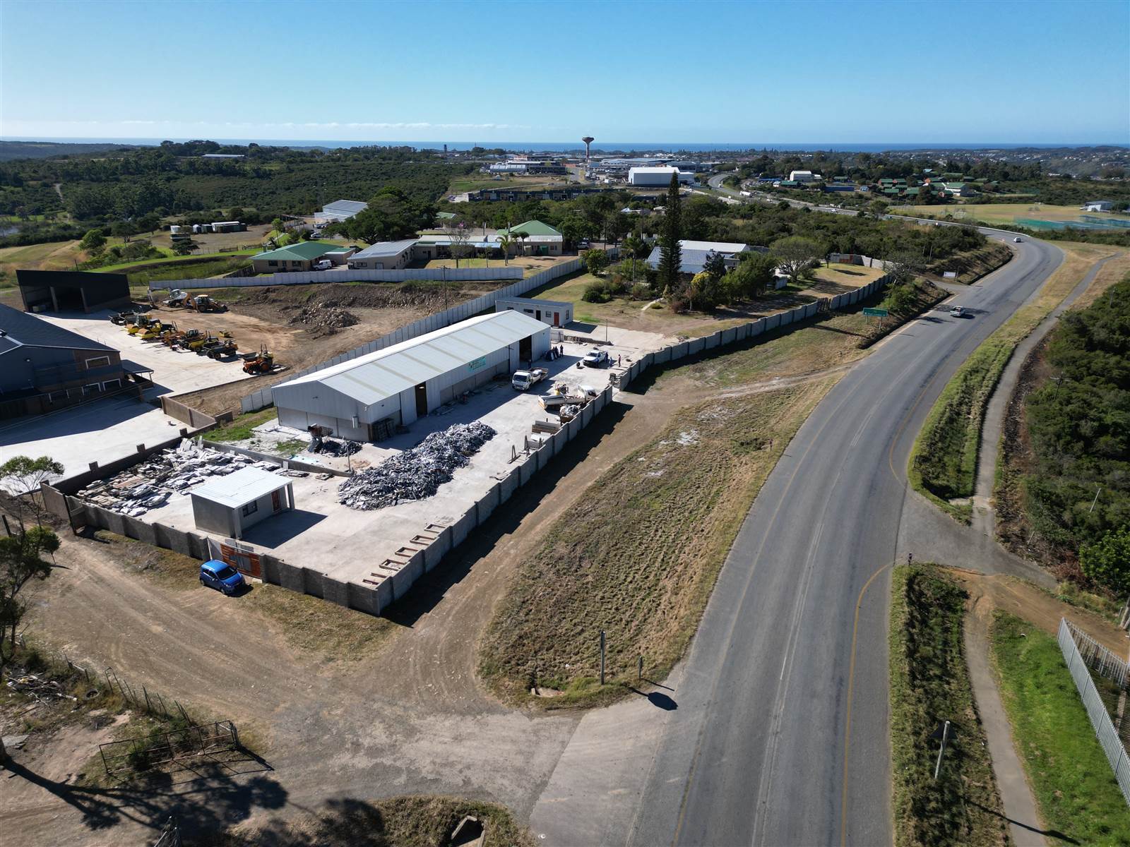 480  m² Industrial space in Beacon Bay photo number 2