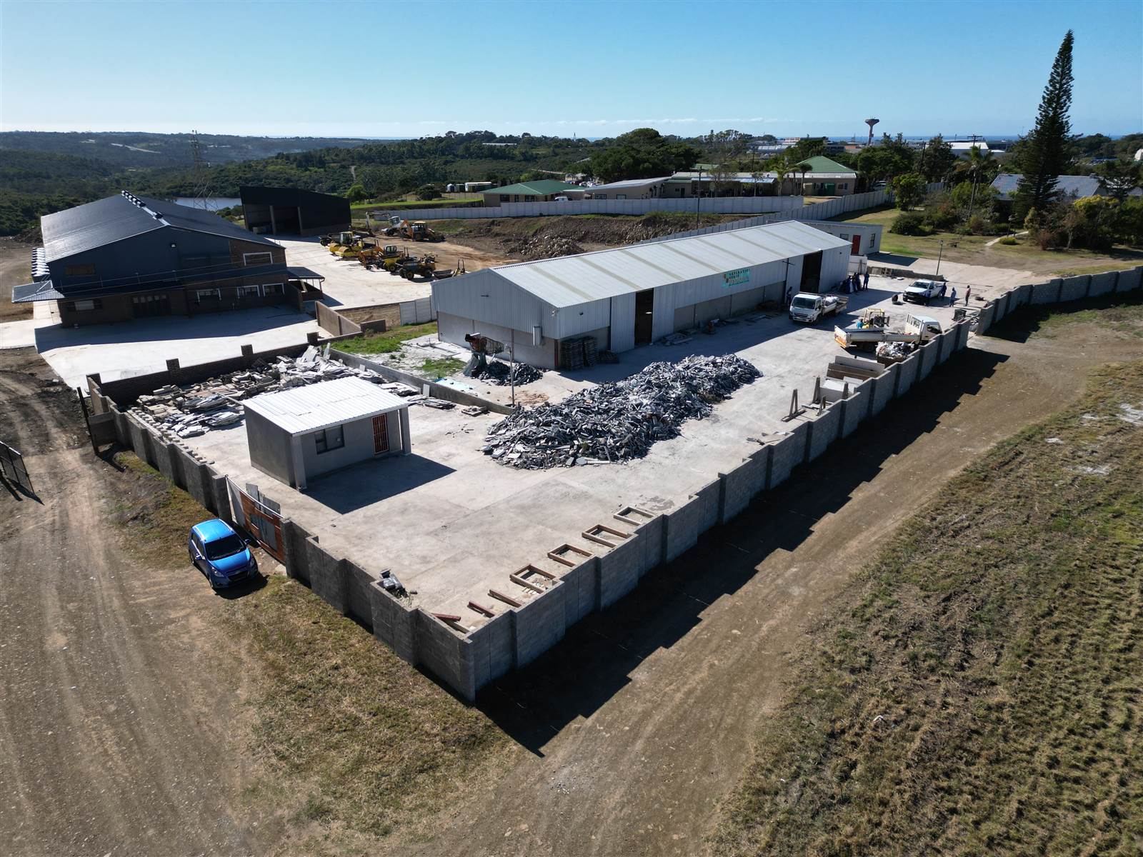 480  m² Industrial space in Beacon Bay photo number 1