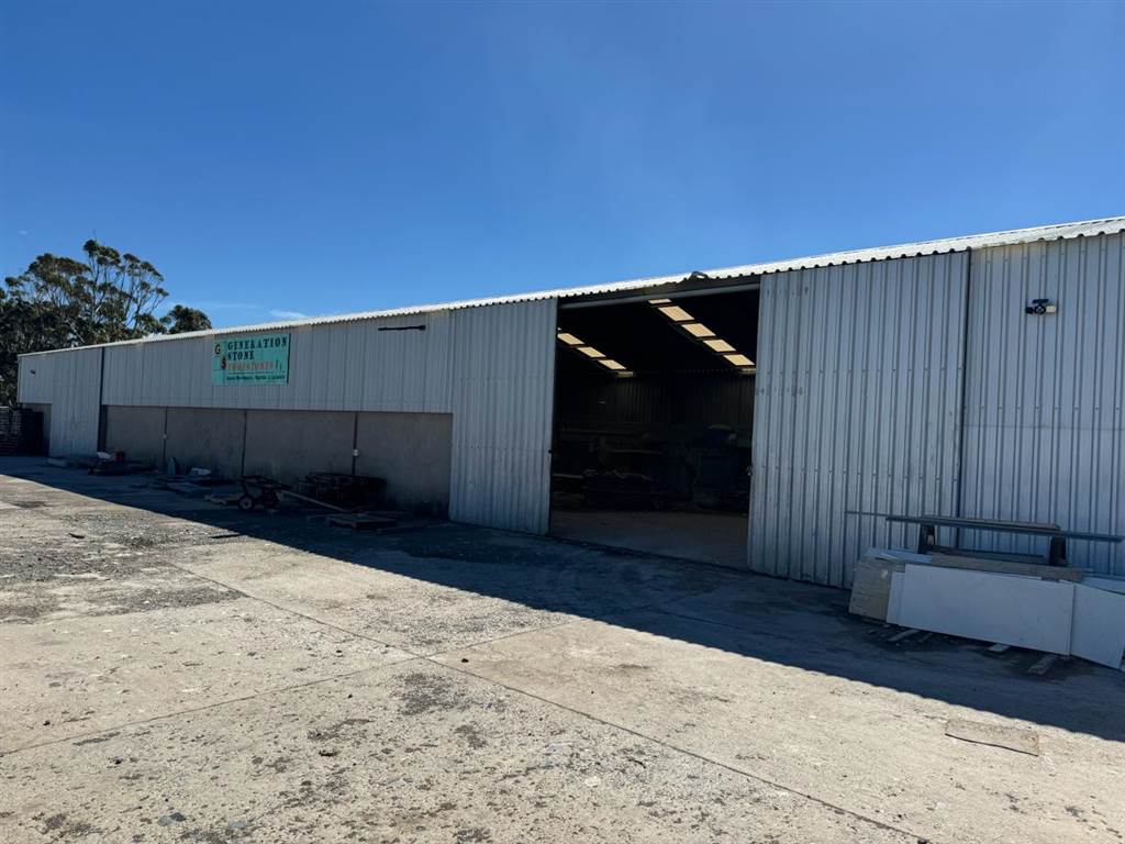 480  m² Industrial space in Beacon Bay photo number 3