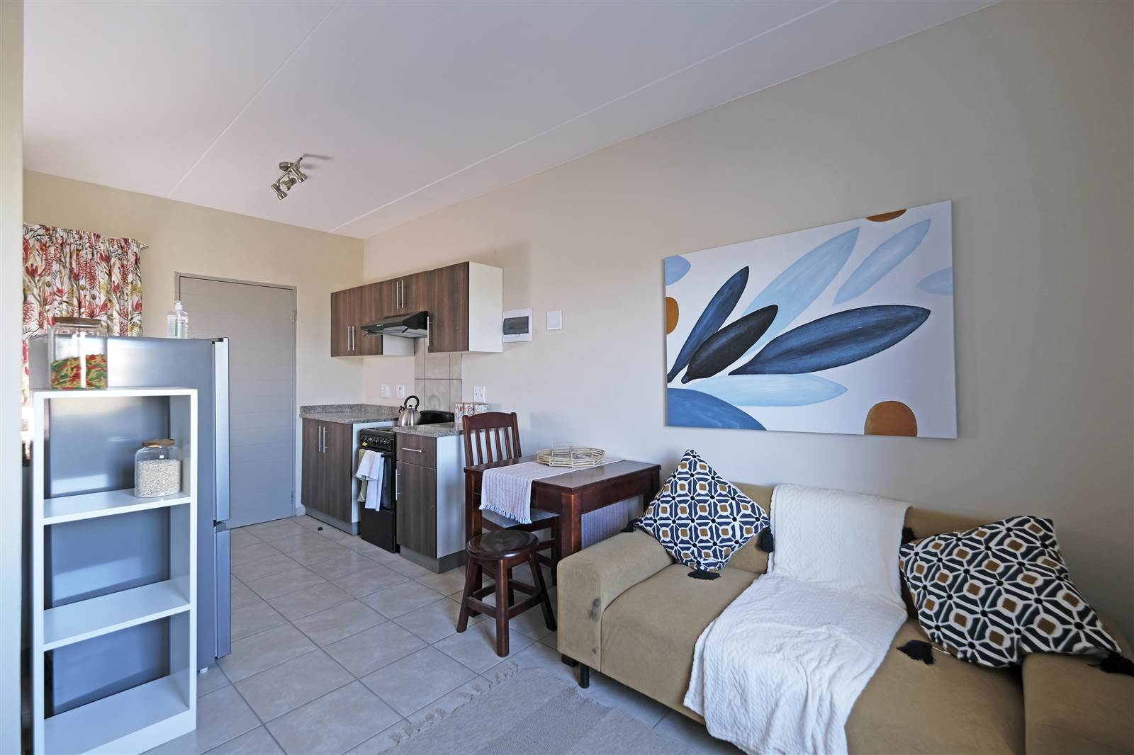2 Bed Apartment in KwaMashu photo number 8