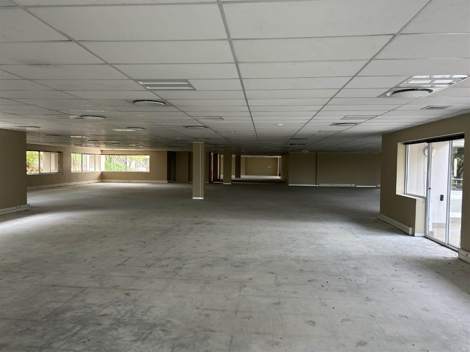 1879  m² Commercial space in Woodmead photo number 10