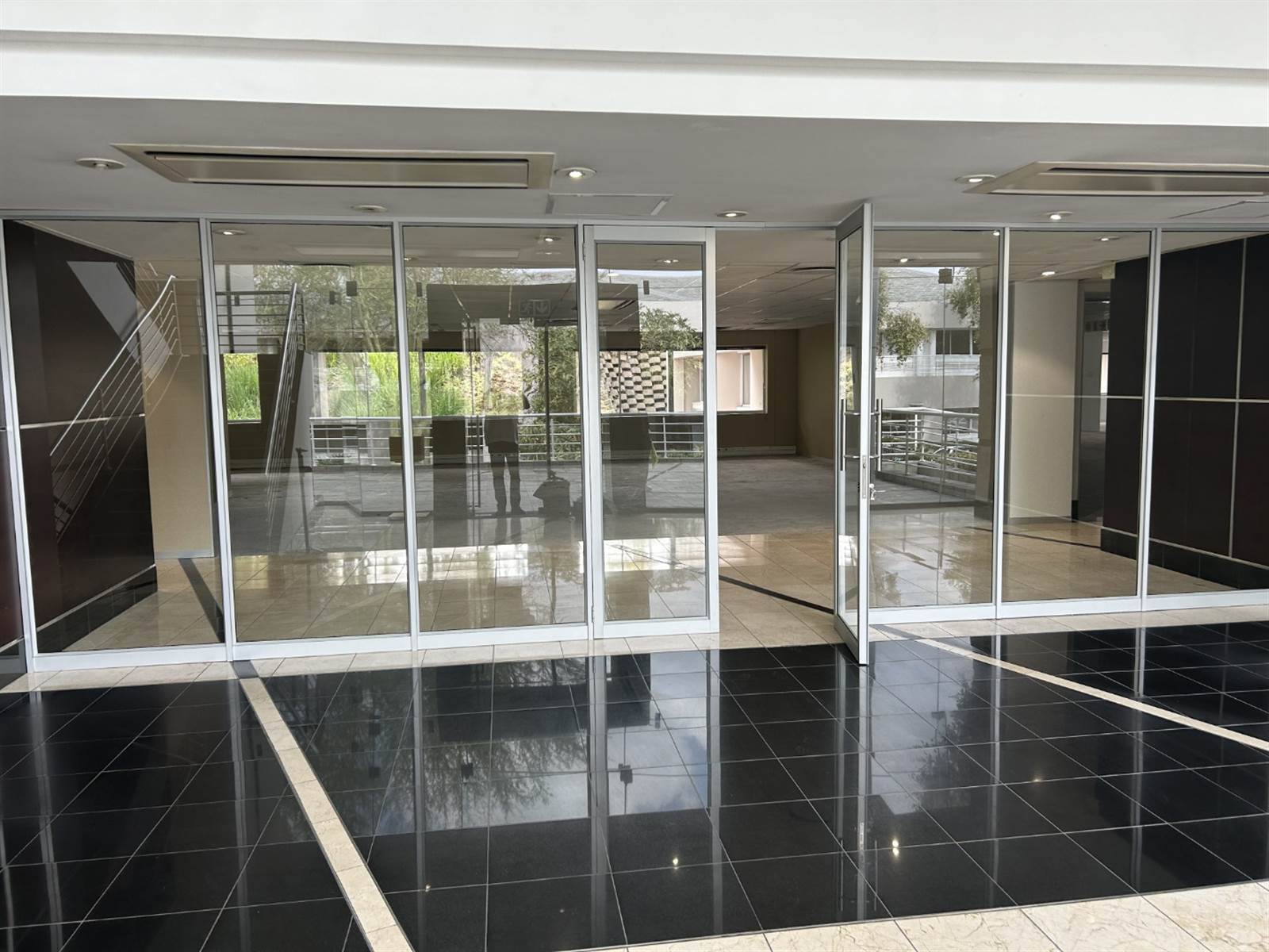 1879  m² Commercial space in Woodmead photo number 3