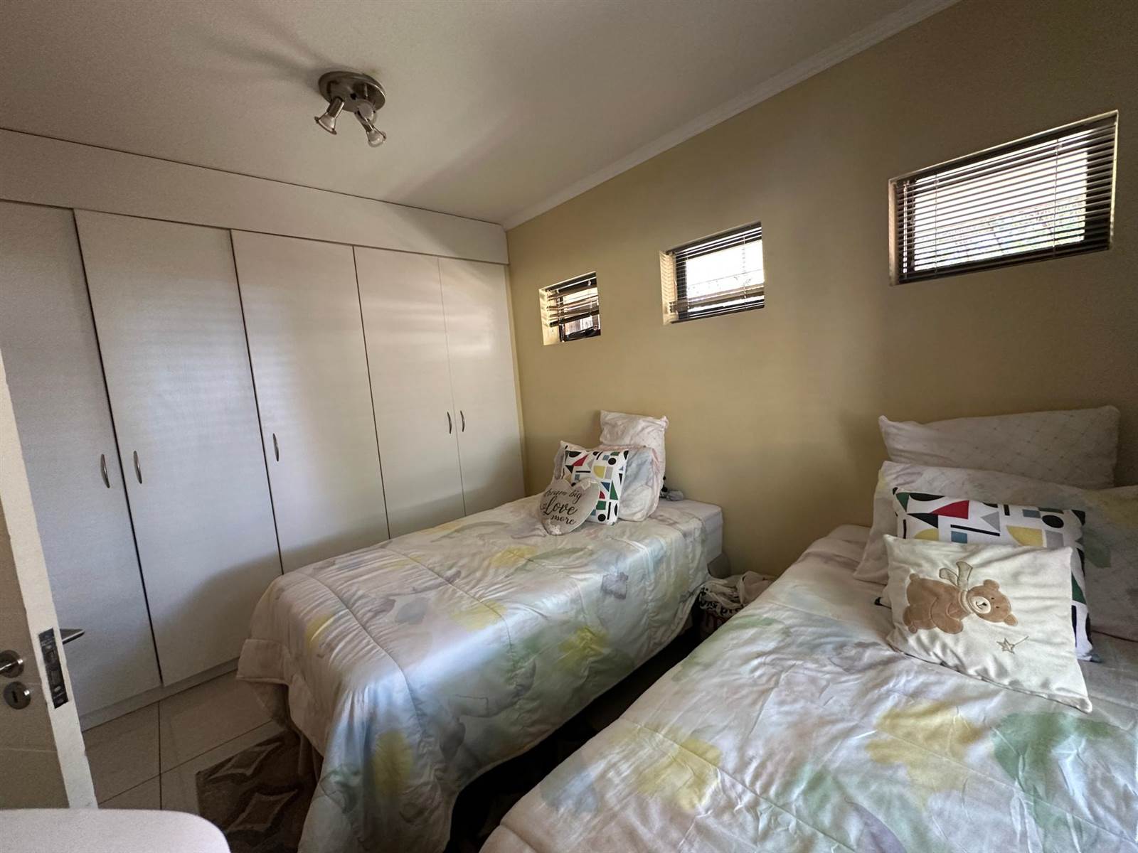 2 Bed Apartment in Jackal Creek Golf Estate photo number 16