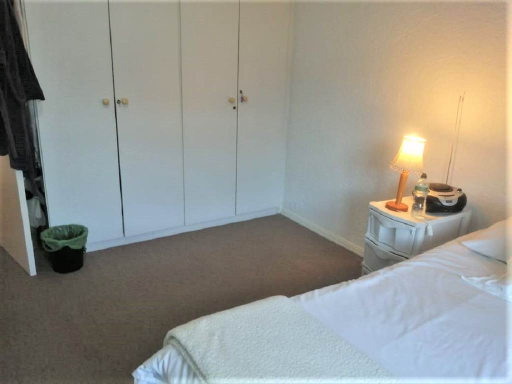 2 Bed Apartment in Oranjezicht photo number 12