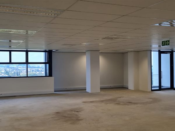270  m² Office Space in Illovo