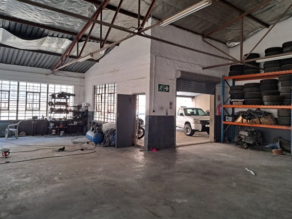 375  m² Industrial space