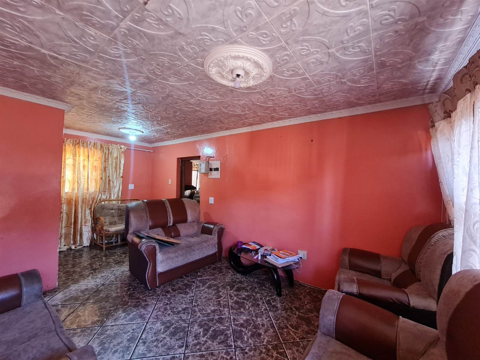 2 Bed House in Kwa Nobuhle photo number 7