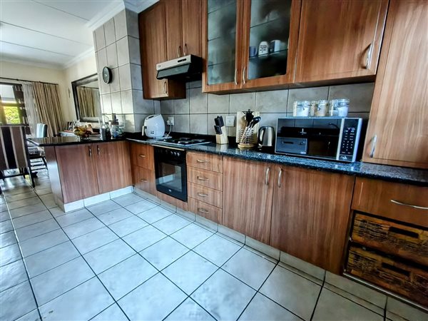 3 Bedroom Townhouse 3 Bedroom Townhouse