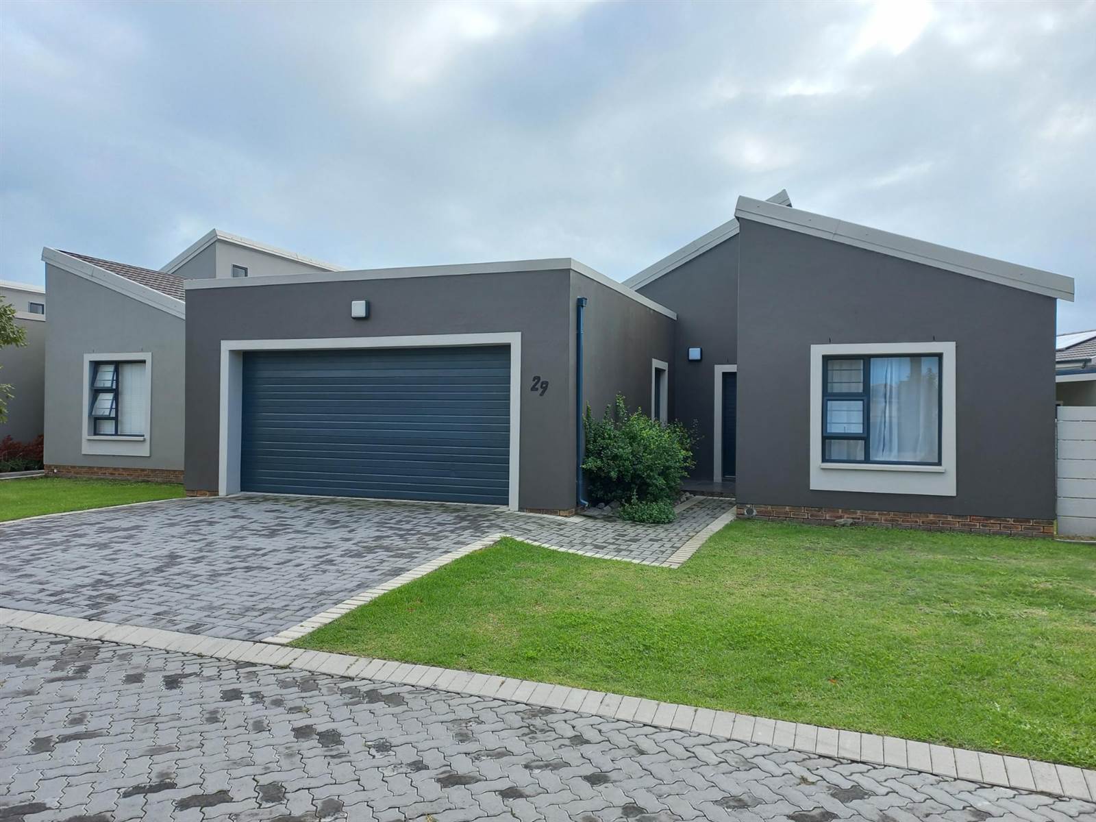 3 Bed Townhouse in Parsons Vlei photo number 1