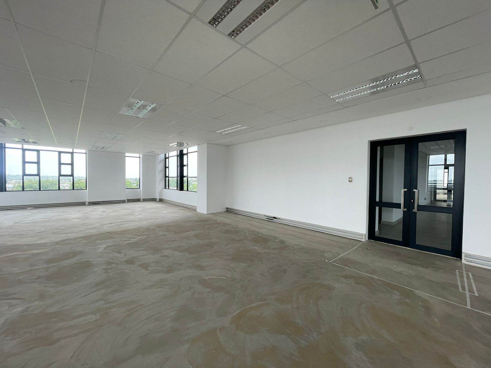 880  m² Commercial space in Parkhaven photo number 9