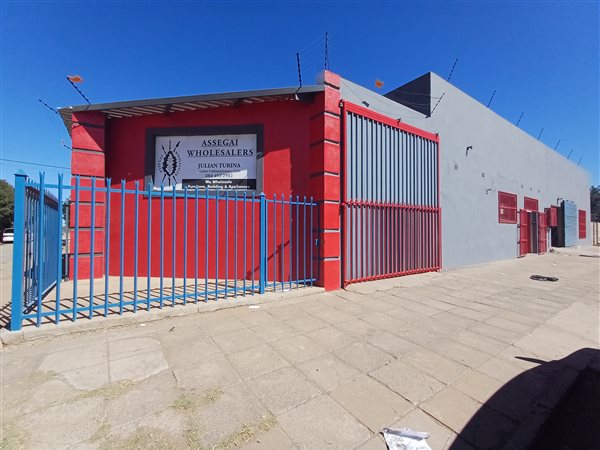 558  m² Commercial space