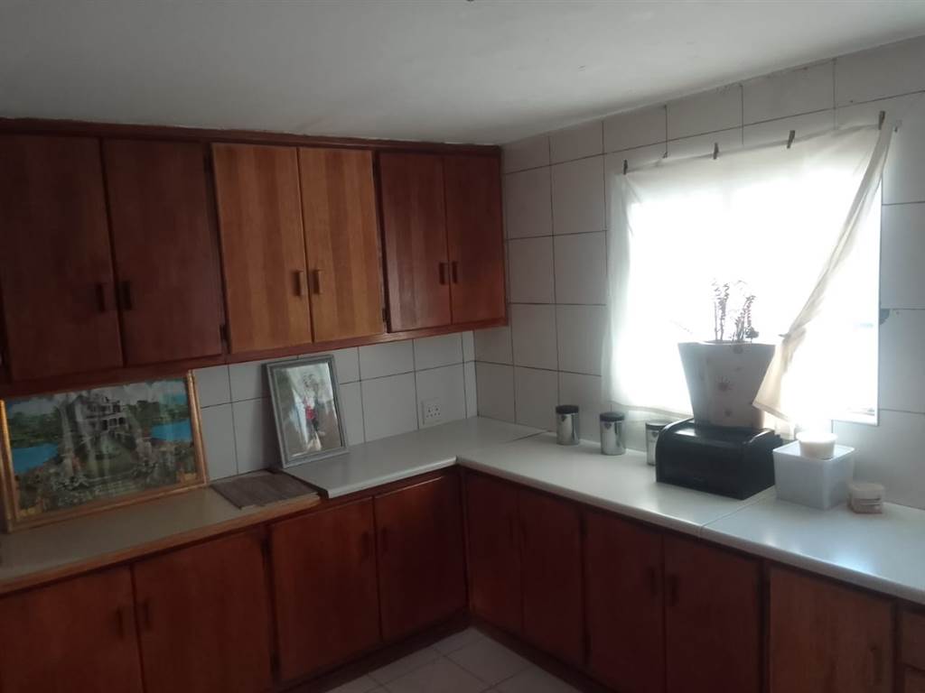 3 Bed House in Riebeeckstad photo number 9