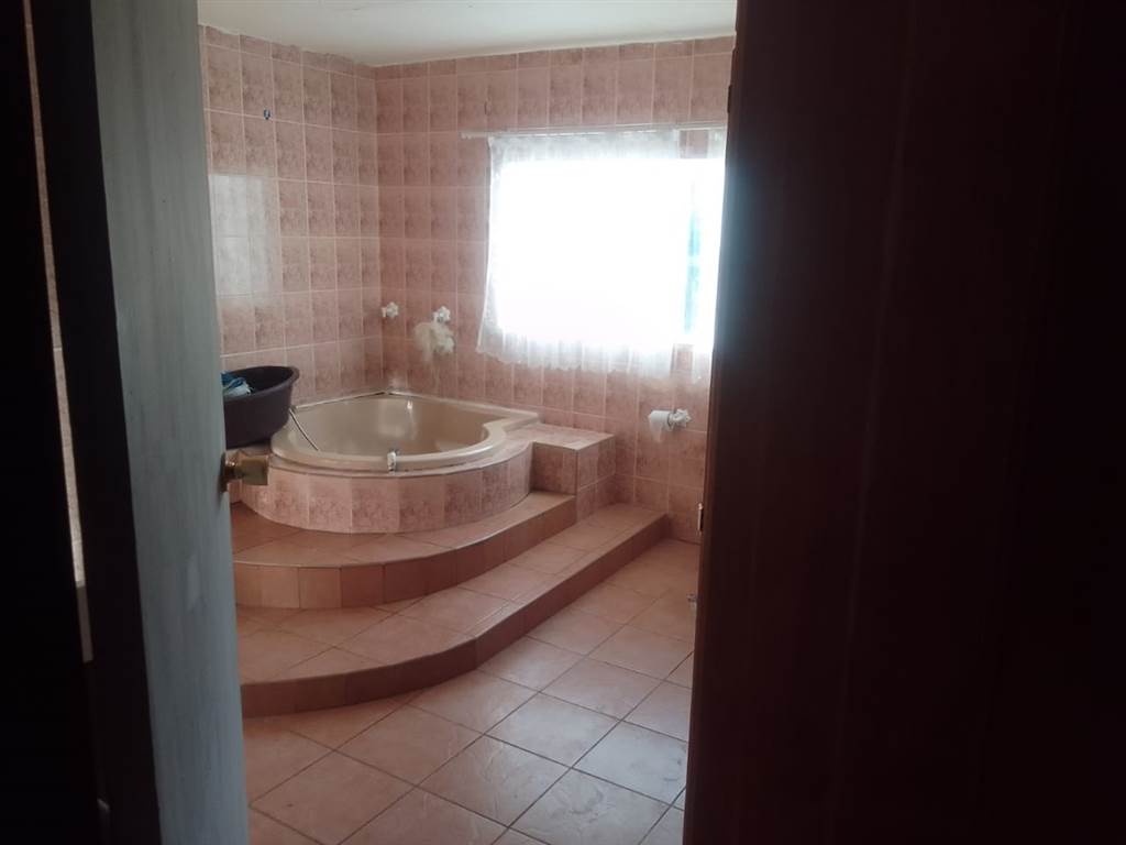 3 Bed House in Riebeeckstad photo number 19