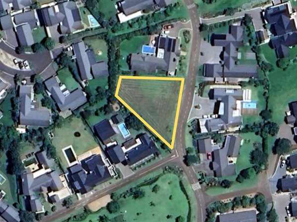 918 m² Land available in Cotswold Downs Estate