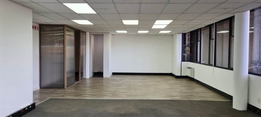 288  m² Office Space in Isando photo number 5