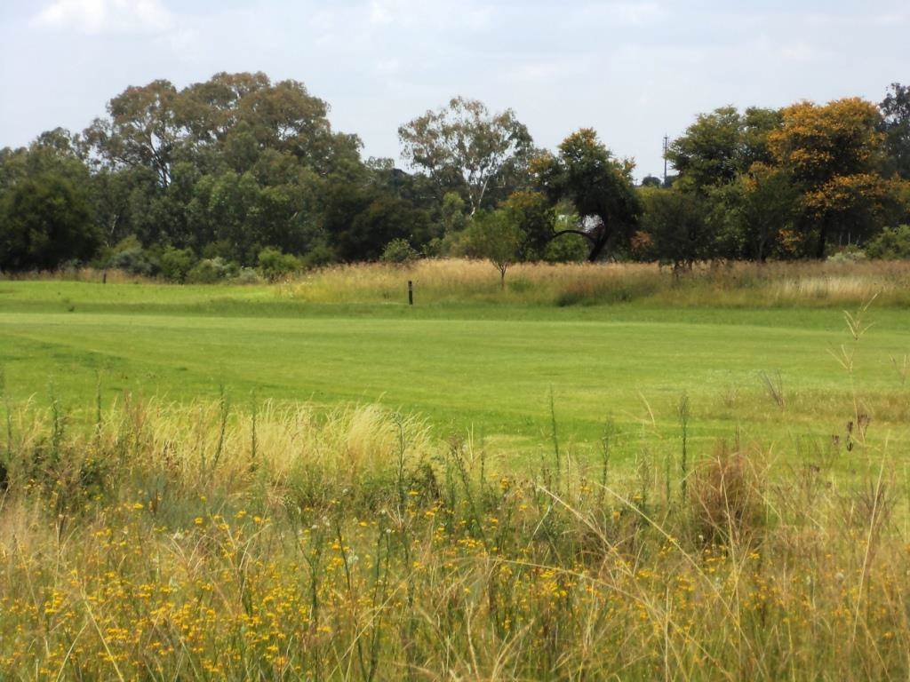 800 m² Land available in Vaal de Grace Golf Estate photo number 16