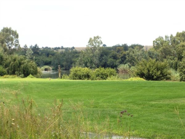 800 m² Land available in Vaal de Grace Golf Estate
