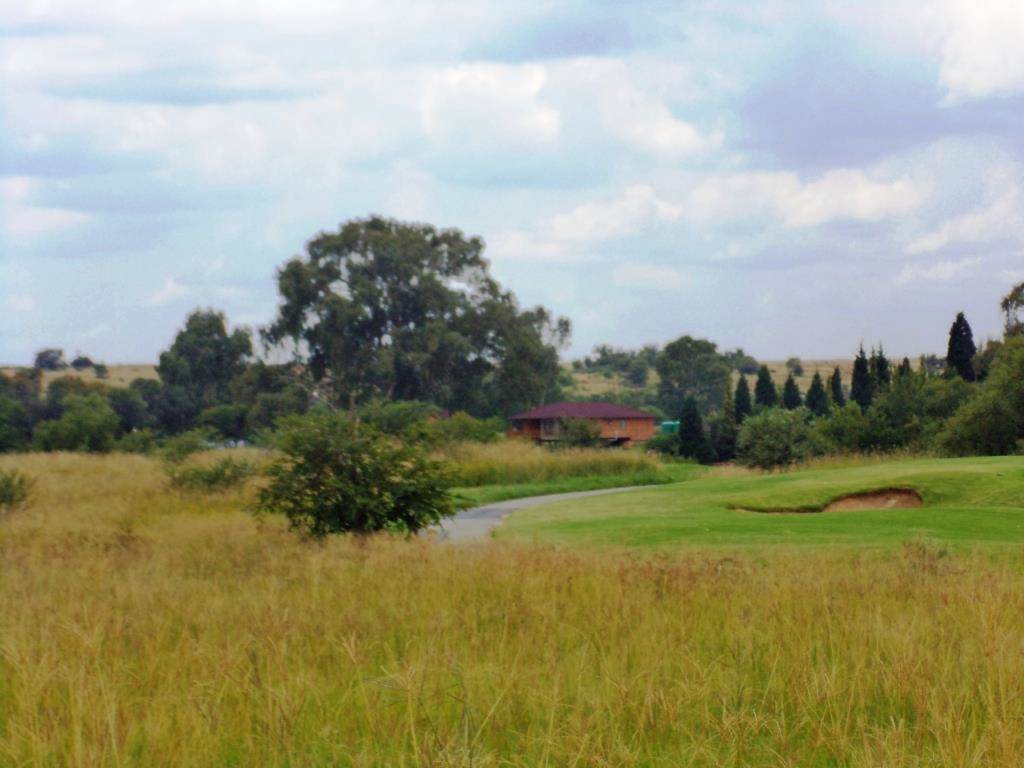 800 m² Land available in Vaal de Grace Golf Estate photo number 8