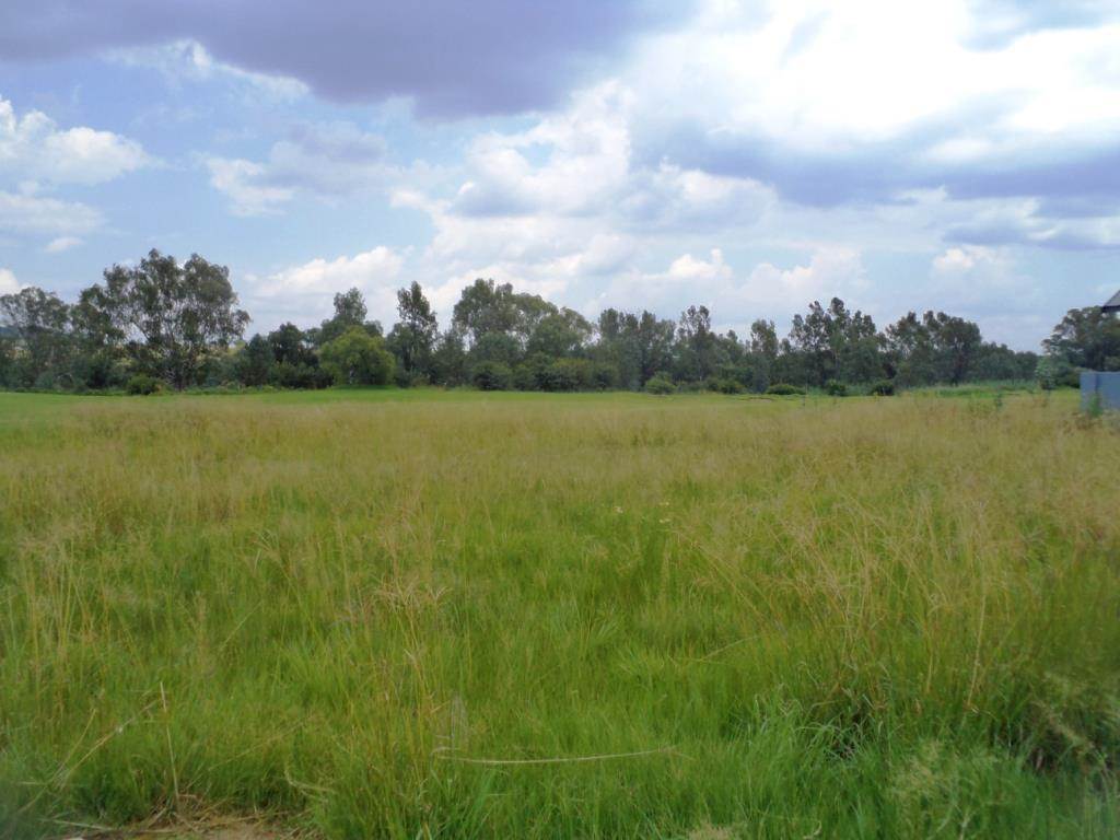 800 m² Land available in Vaal de Grace Golf Estate photo number 14