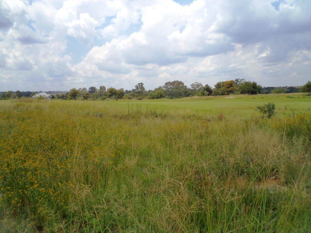800 m² Land available in Vaal de Grace Golf Estate photo number 24