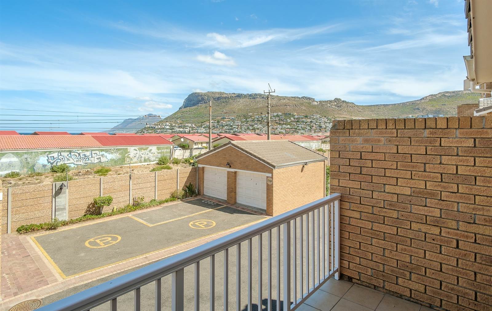 2 Bed Apartment in Fish Hoek photo number 17