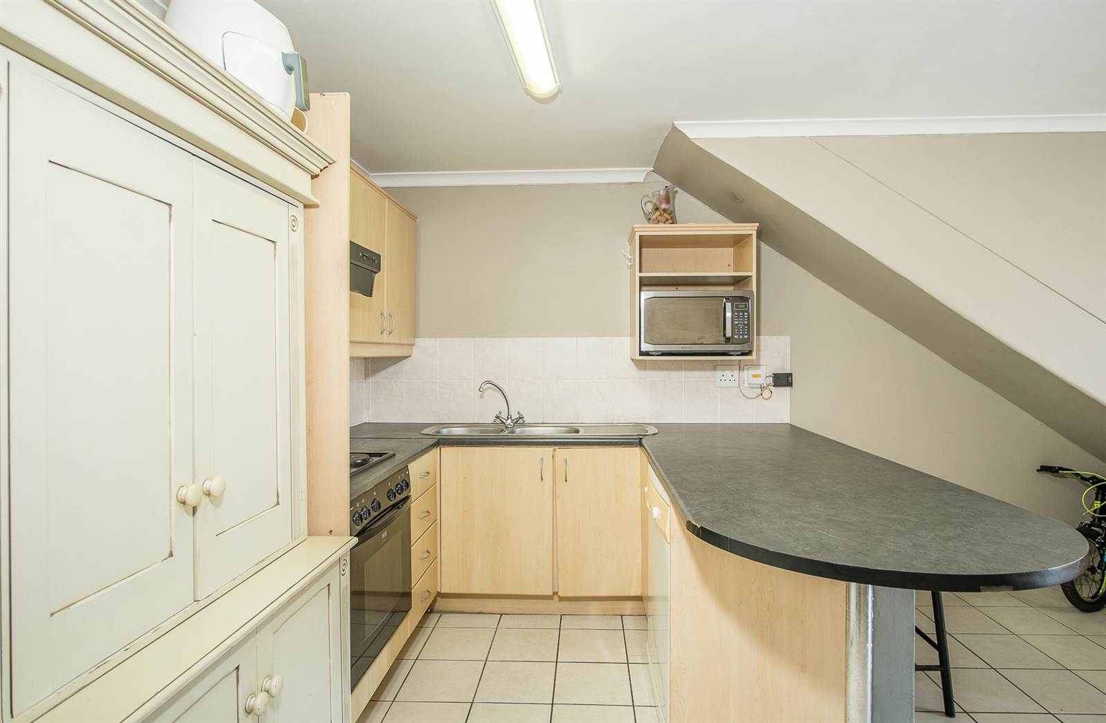 2 Bed Apartment in Fish Hoek photo number 6