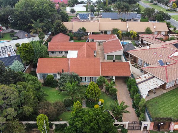 6 Bedroom House 6 Bedroom House