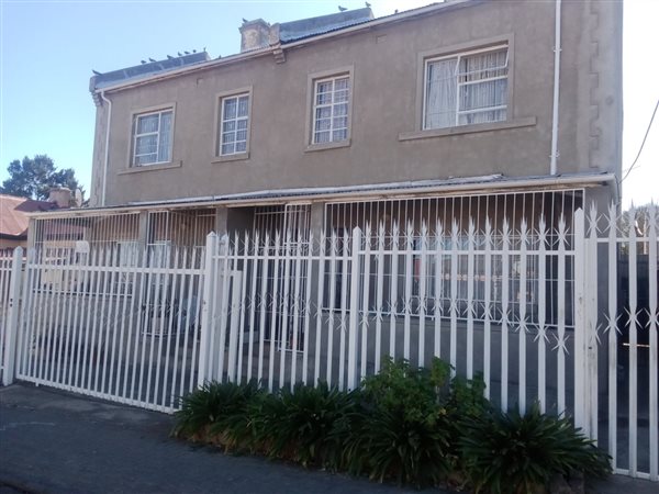4 Bedroom House 4 Bedroom House